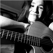 Se ofrecen clases de guitarra presenciales a través de métodos basados en el control motor